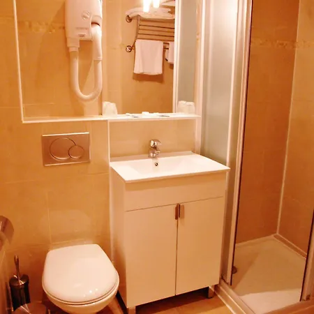 Hotel Les Chansonniers Parigi