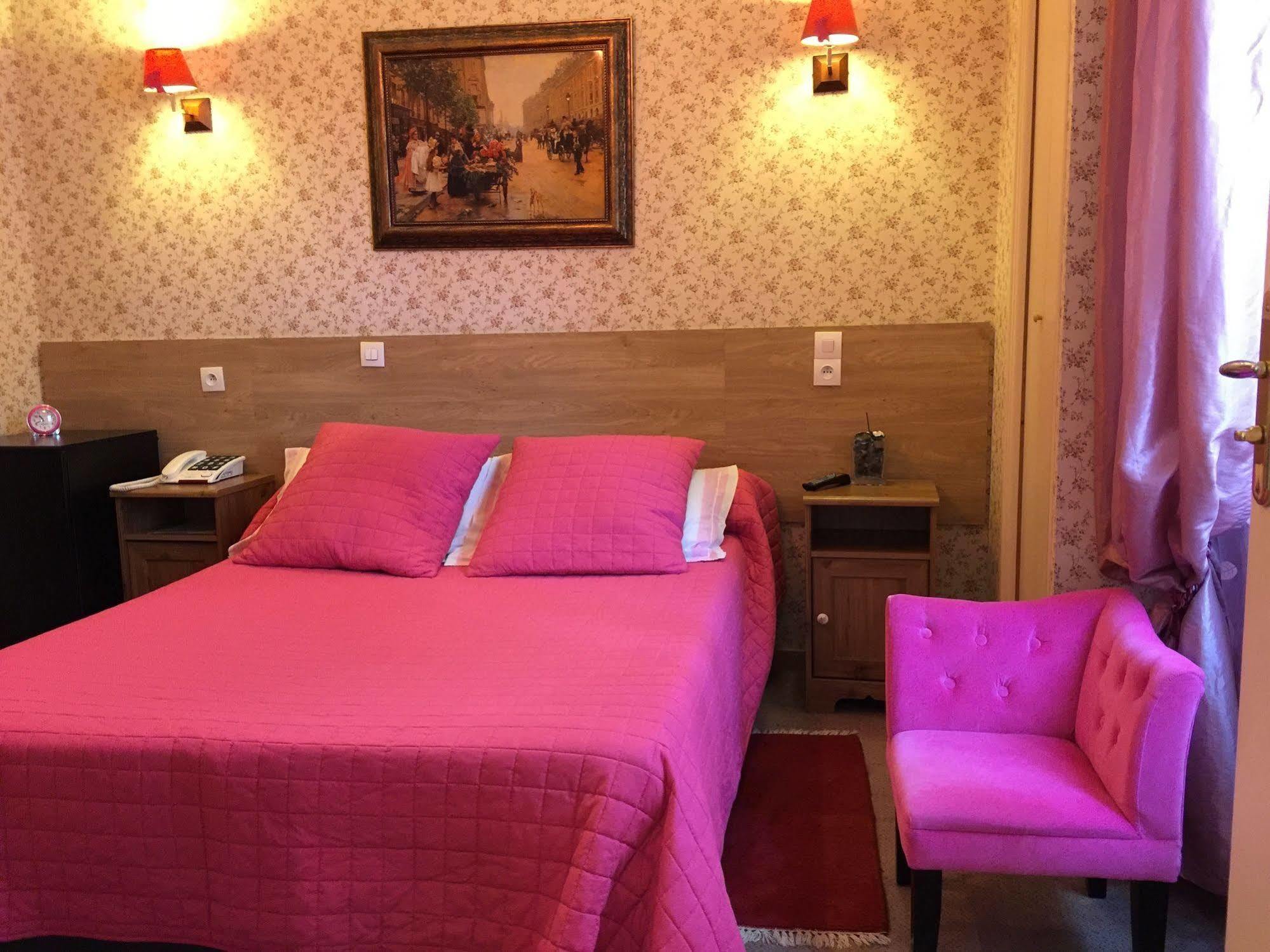 Hotel Les Chansonniers Parigi